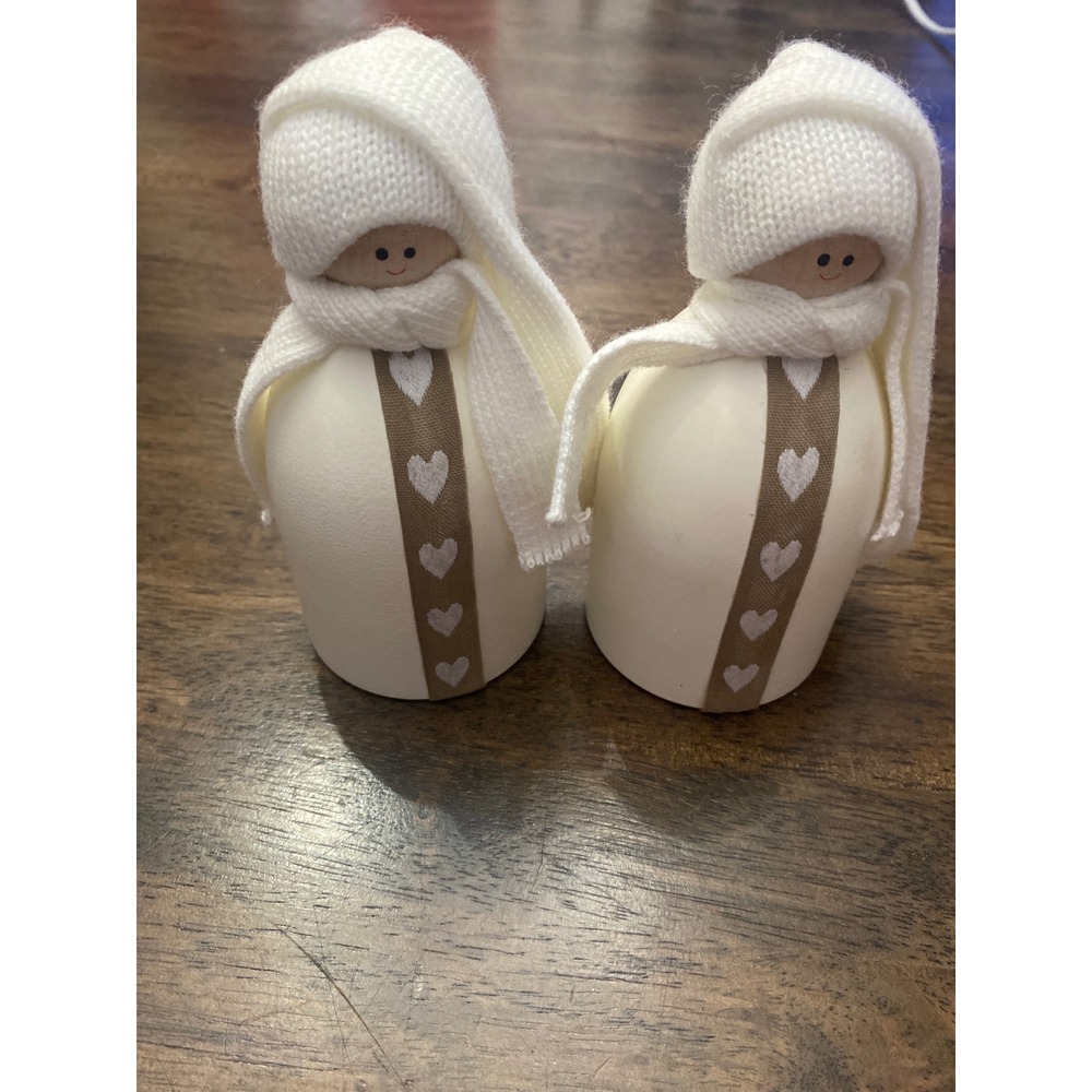 Swedish Wooden Figures Pair Knit Hats Scarves Heart Ribbon Made in Sweden White
